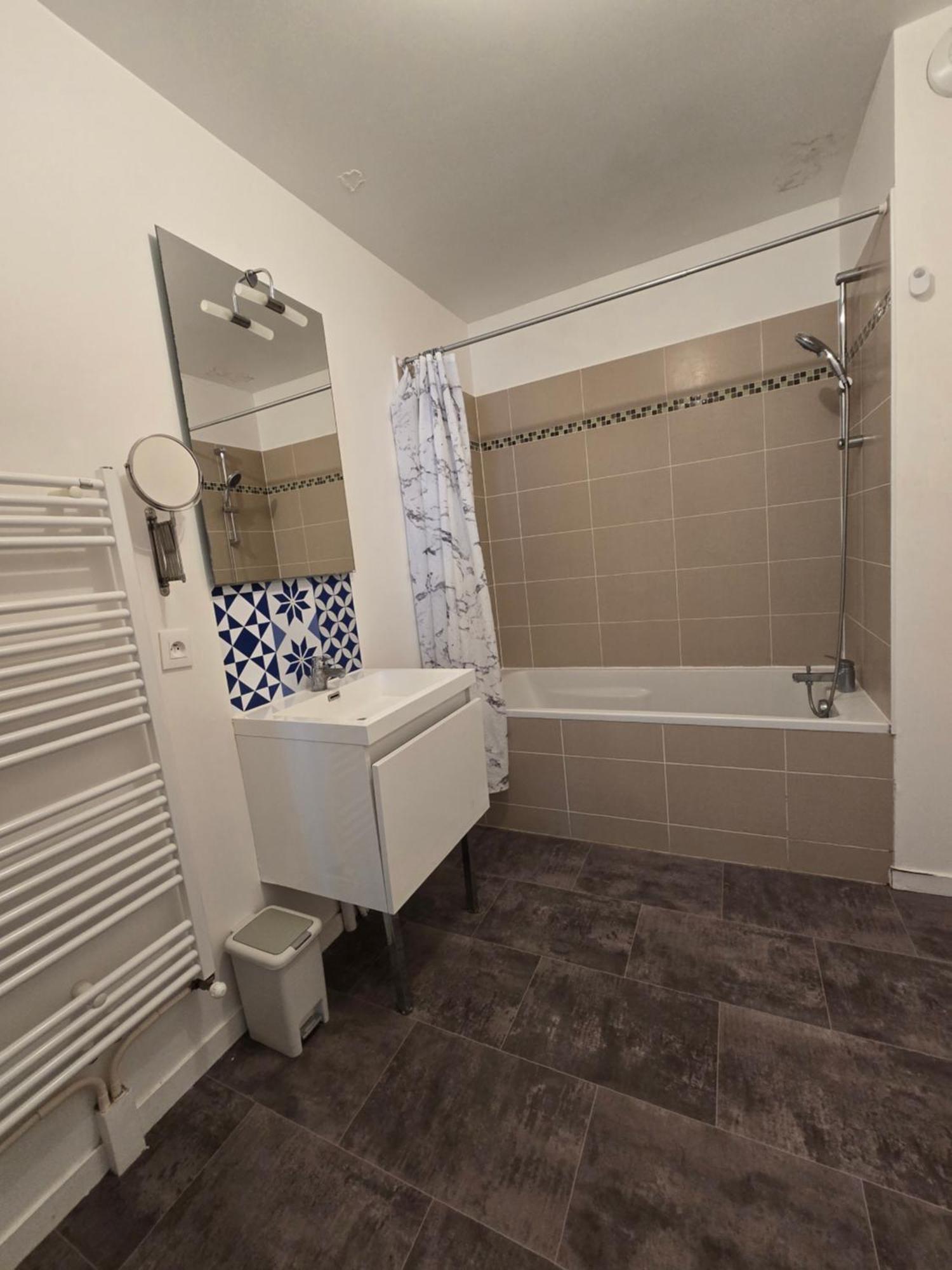 Appartement Rez De Chaussee Avec Parking Prive 올리언스 외부 사진