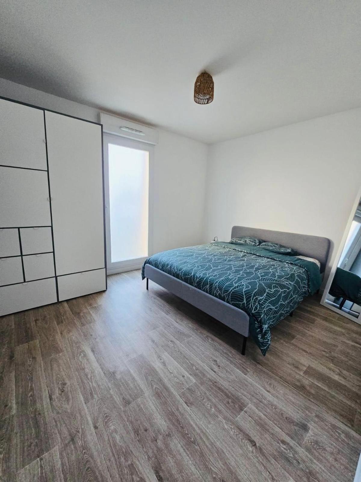 Appartement Rez De Chaussee Avec Parking Prive 올리언스 외부 사진