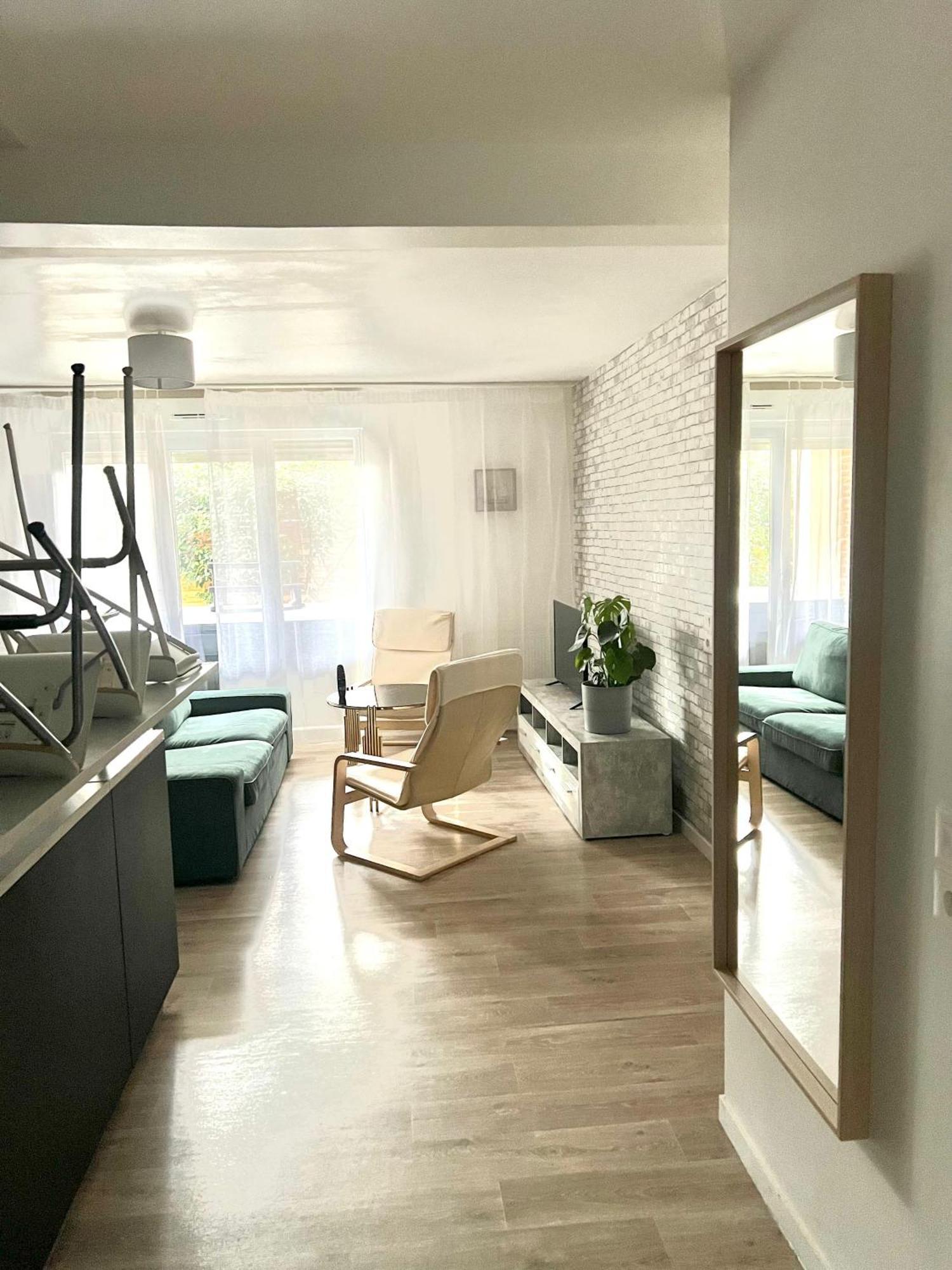 Appartement Rez De Chaussee Avec Parking Prive 올리언스 외부 사진